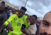 Онана во центар на нов скандал: Навивач се обиде да се фотографира па „заработи“ удар со лакт во лице (Видео)