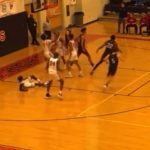 Трагедија: Кошаркар почина по ужасен пад на натпревар