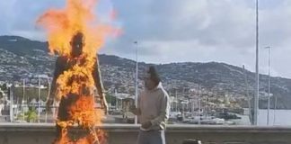 Момче ја запали статуата на Кристијано Роналдо (Видео)