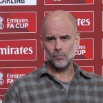 Пеп Гвардиола чудно го гледаше новинарот, а потоа му постави едно прашање