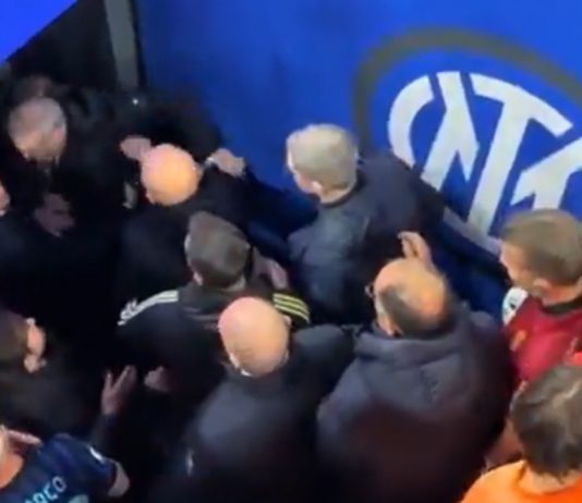 Жестока пресметка во тунелот на Сан Сиро: Погледнете го конфликтот меѓу Спалети и Кјелини со судијата (Видео)