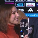 Тренерот на Јувентус ја бакна новинарката среде напад на судиите (Видео)