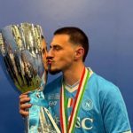 Конте со пофални зборови: Елмас заслужува статуа во Неапол