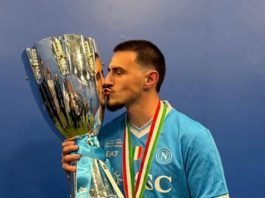 Конте со пофални зборови: Елмас заслужува статуа во Неапол