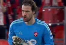 Какво лудило: Голман постигна гол во 96. минута и стана апсолутен херој на својот тим (Видео)