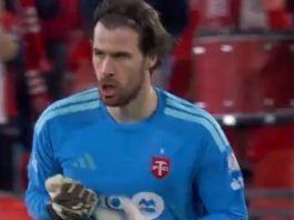 Какво лудило: Голман постигна гол во 96. минута и стана апсолутен херој на својот тим (Видео)