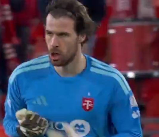 Какво лудило: Голман постигна гол во 96. минута и стана апсолутен херој на својот тим (Видео)