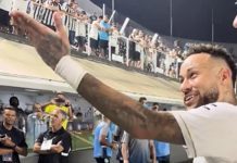 Нејмар го промаши невозможното, па влезе во жестока кавга со своите навивачи и ги навредуваше (Видео)