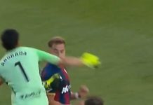 (ВИДЕО) Неверојатни сцени: Голманот на Сарагоса збесна и нокаутира ривал