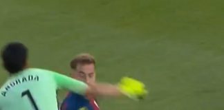 (ВИДЕО) Неверојатни сцени: Голманот на Сарагоса збесна и нокаутира ривал