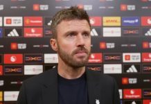 Манчестер Јунајтед разгледува ангажирање на хрватскиот репрезентативец