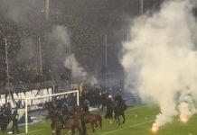 Навивачко лудило во Германија – полицијата на коњи ги растера хулиганите (Видео)
