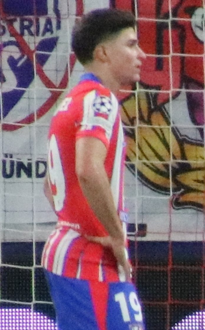 07-julian-alvarez-atletico Хулијан Алварез во дресот на Атлетико Мадрид