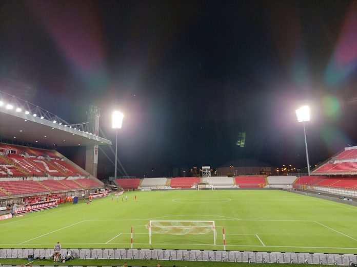 08-stadio-brianteo-monza Стадионот Бриантео во Монца под рефлектори