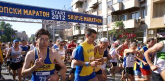 Виз Ер Скопски маратон: рекордни 15.050 тркачи од 63 земји во недела Тркачи на Скопски маратон низ улиците на Скопје