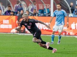 Интер Мајами со победа од 2-0 над Њујорк Сити обезбеди пласман во плејофот на МЛС: Меси и Суарез со асистенции, Сент Клер одбрани пенал Родриго де Пол со топката во дуел на Интер Мајами и Њујорк Сити