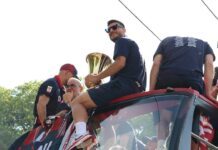 Болоња го победи Милан со 4-2, Јувентус загуби во Џенова Фудбалерите на Болоња со трофејот на Купот на Италија