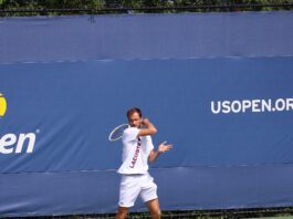 Медведев без драма против Сврчина: 6-2, 6-3 и пласман во четвртото коло во Шангај Даниил Медведев на тениски меч
