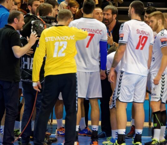Вујовиќ ја напушти клупата на Катар по среброто на Азиските игри: „Заслужив подобра понуда“ Веселин Вујовиќ на клупата како ракометен тренер