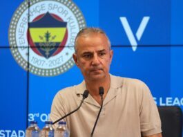 Исмаил Картал си замина од Фенербахче по поразот во дербито Исмаил Картал на прес-конференција на Фенербахче