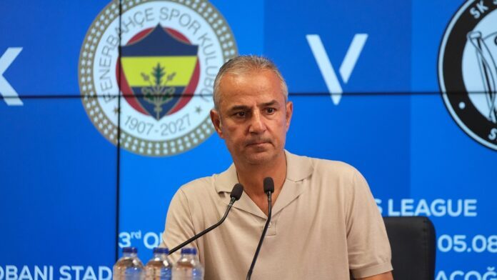 Исмаил Картал на прес-конференција на Фенербахче Исмаил Картал на прес-конференција на Фенербахче