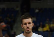Дубаи го совлада Милано со 101-97 во Евролигата: Бејкон со 29 поени, Петрушев со седум Филип Петрушев во дресот на Дубаи Баскетбол во Евролигата