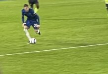 Челзи го прослави новиот договор на Палмер со победа од 5-1 над Борнмут: Хендерсон и Жоао Педро со по два гола, два погодока во првите три минути Кол Палмер со топката во дресот на Челси