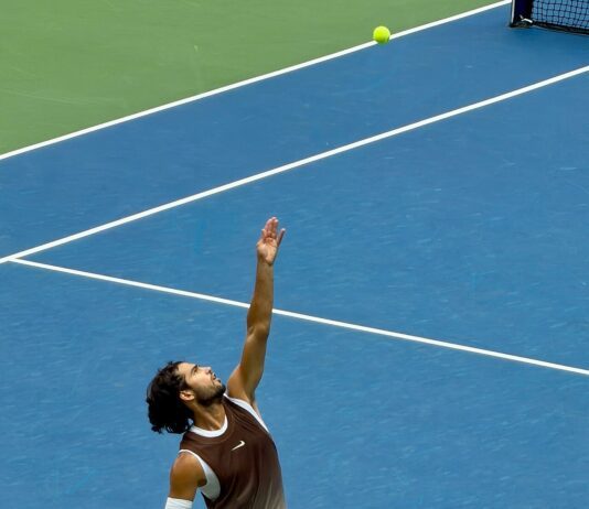 Алкараз 7-6 (6), 6-1 против Арналди: четвртфинале во Токио пред Шаповалов Алкараз Токио